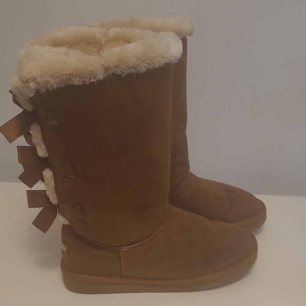 UGG Women's Tan Shearling Boots with Bows - Picture 5 of 16